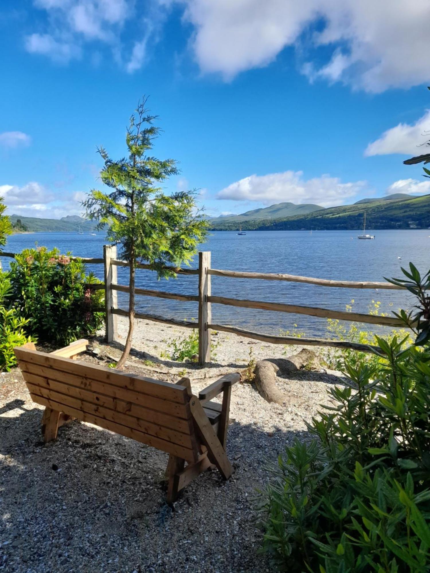 Cosy Lochside Cottage With Mountain And Sea Views Clynder Esterno foto