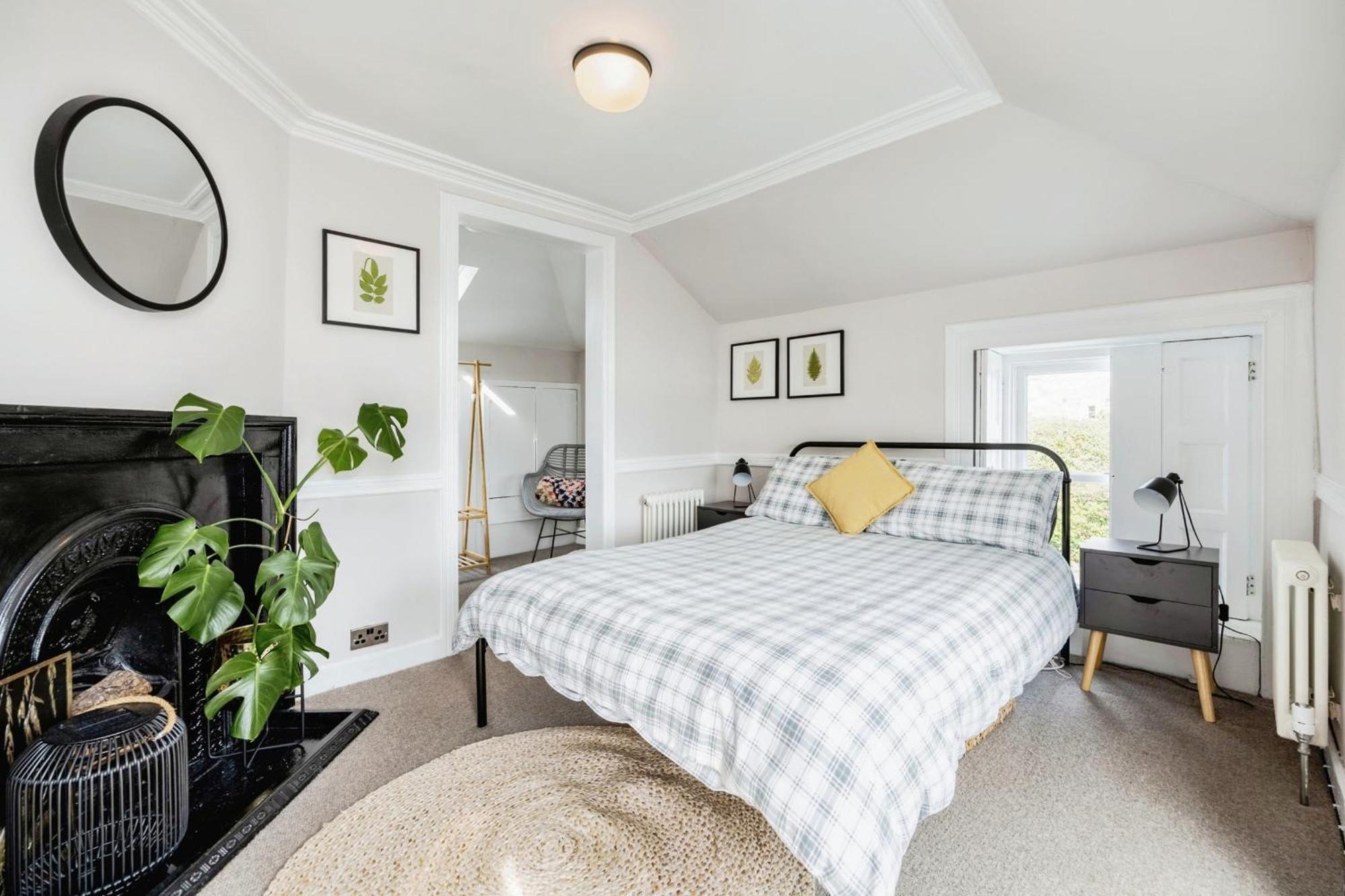 Cosy Lochside Cottage With Mountain And Sea Views Clynder Esterno foto